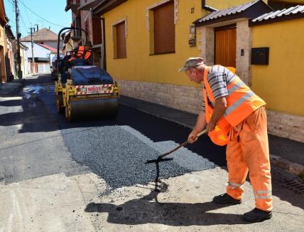 Licitaţia pentru acordarea lucrărilor de întreţinere şi reparaţii drumuri a fost contestată 